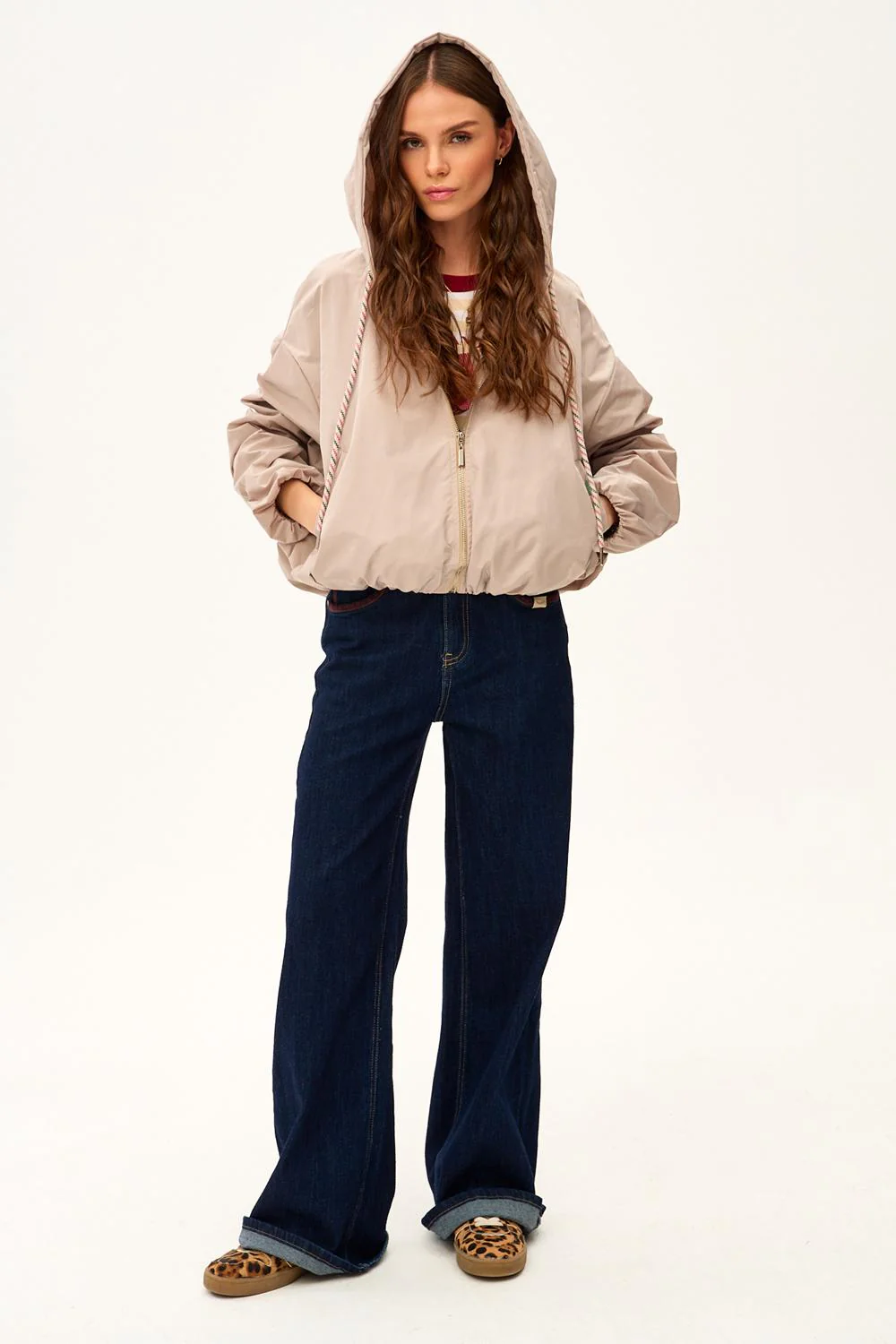 Krótka parka z kapturem Desert Flower - Image 17