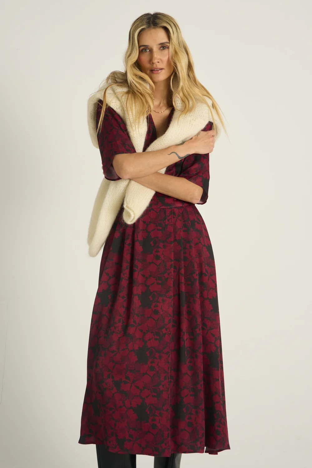 Sukienka midi Cranberry Spark - Image 2
