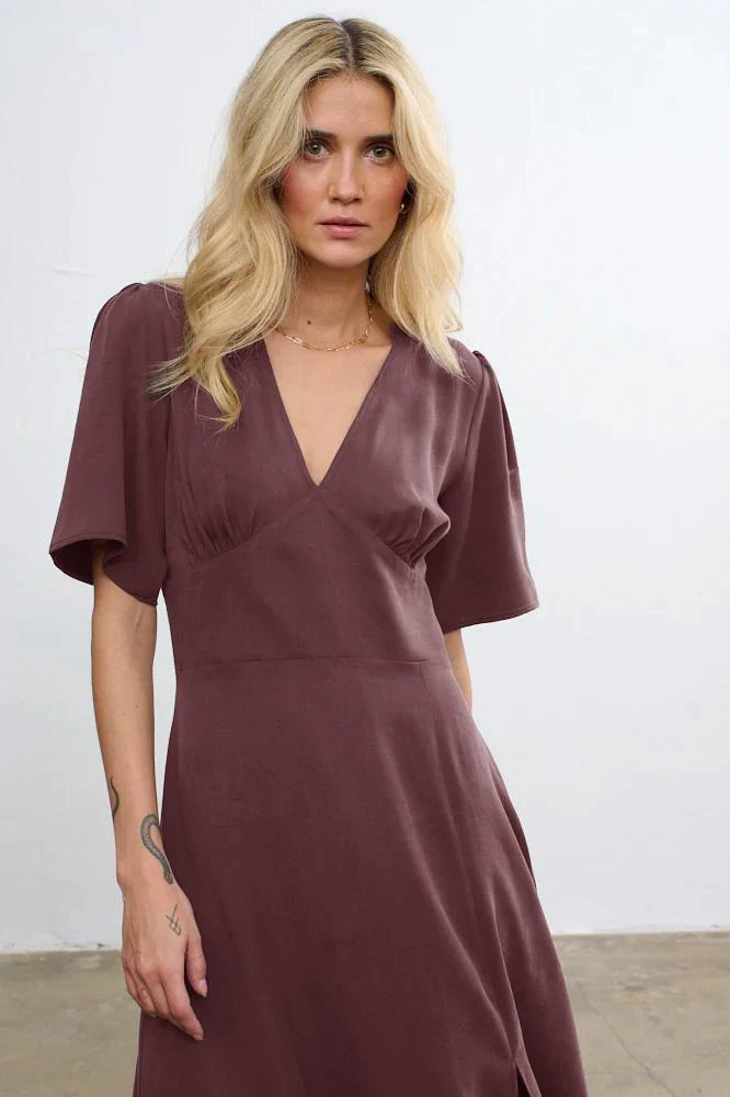 Sukienka midi Cinnamon Chic - Image 13