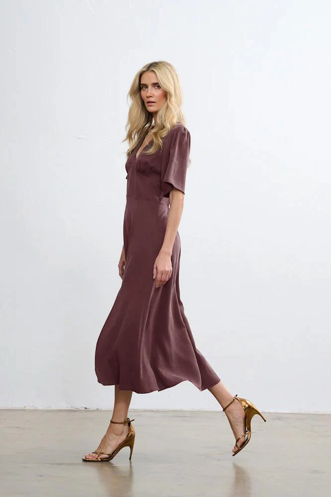 Sukienka midi Cinnamon Chic - Image 20