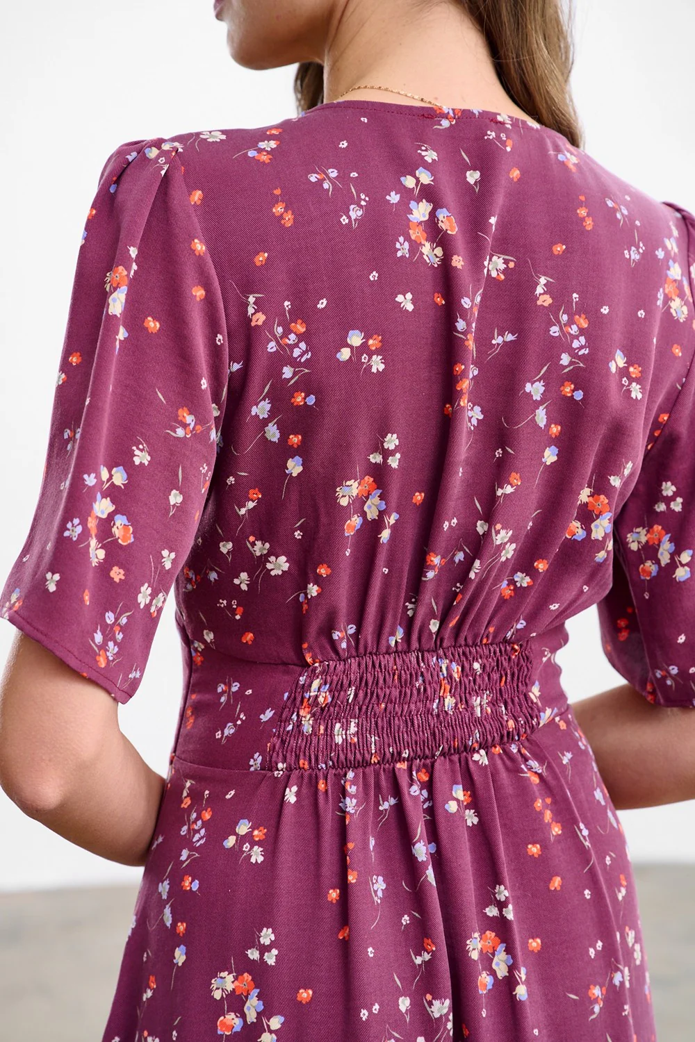 Sukienka midi Touch of Romance - Image 15