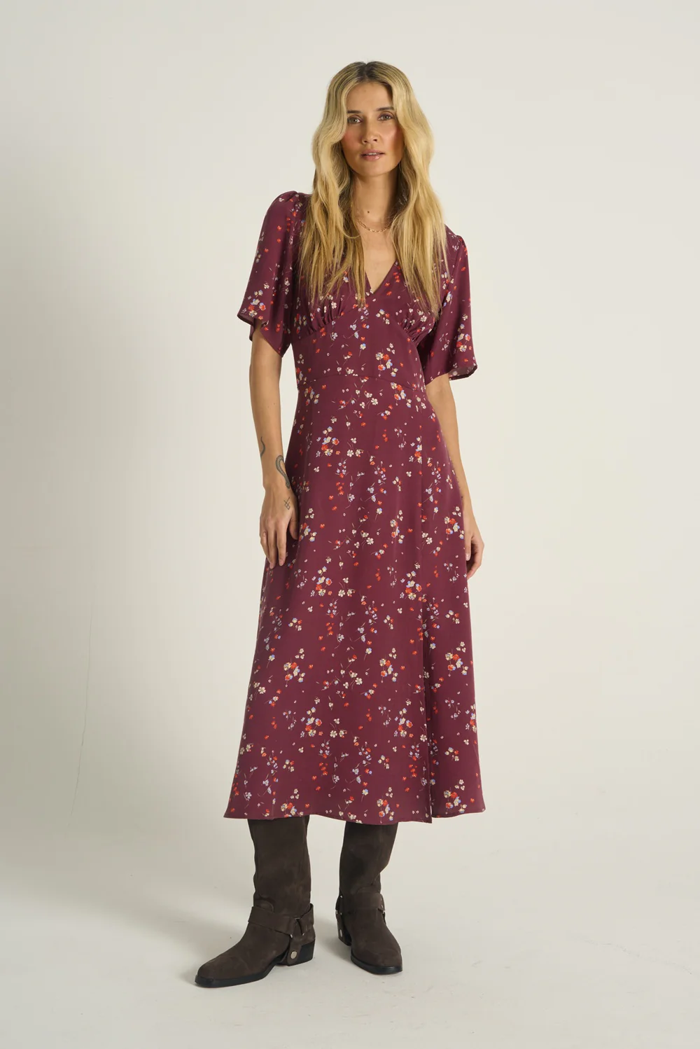 Sukienka midi Touch of Romance - Image 9