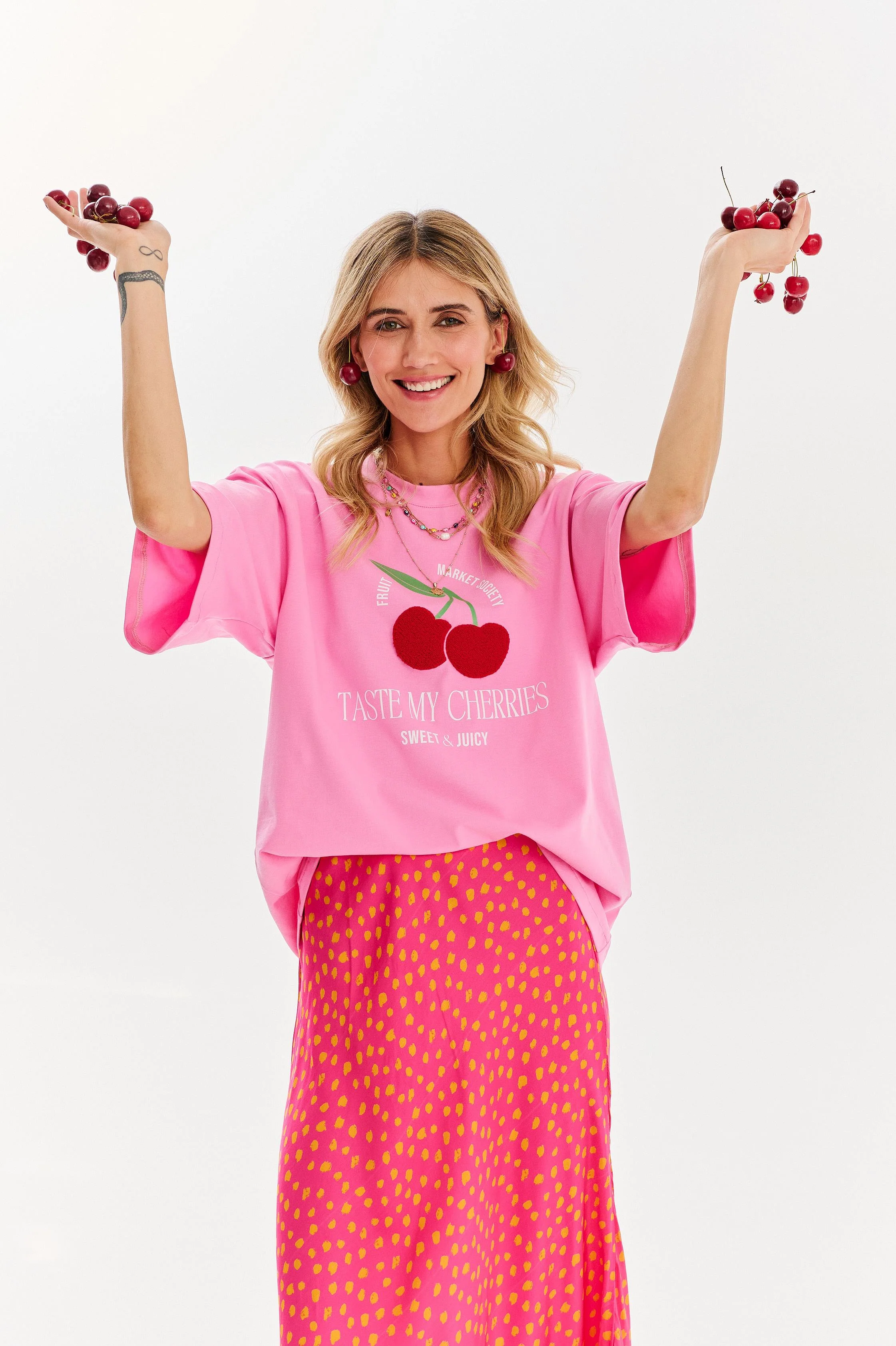 T-shirt Taste My Cherries - Image 15
