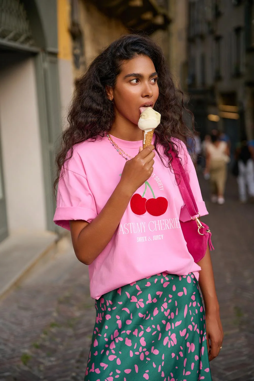 T-shirt Taste My Cherries - Image 6