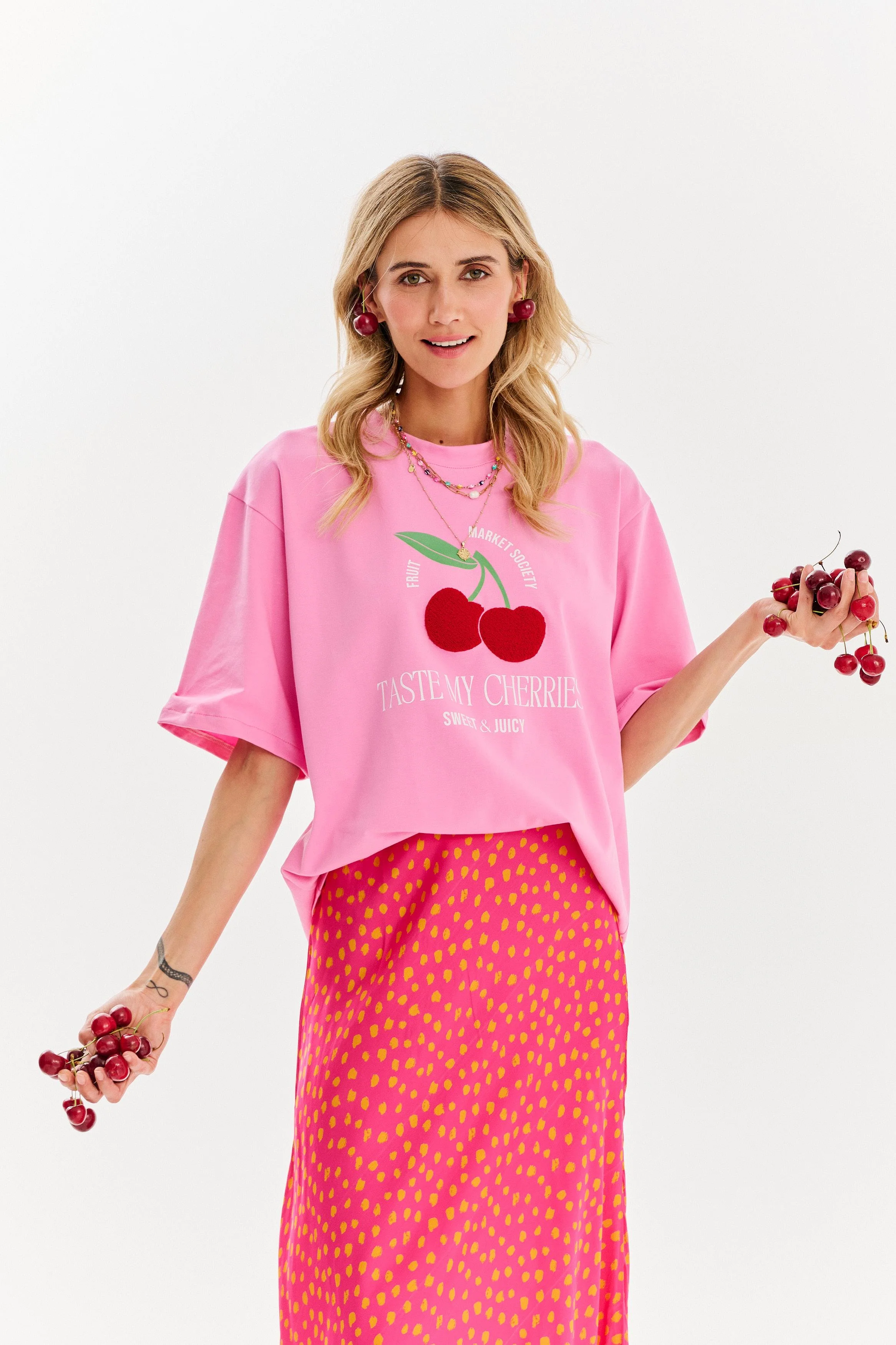 T-shirt Taste My Cherries - Image 9