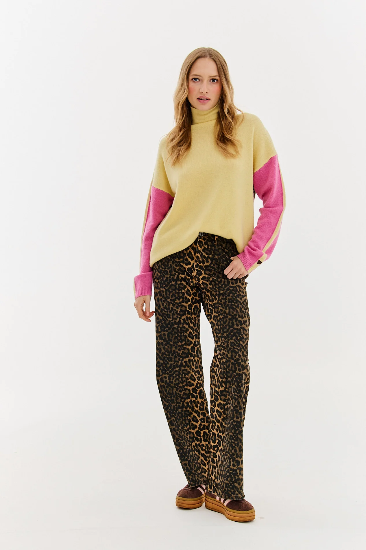 Wełniany sweter z golfem Shine Bright - Image 10